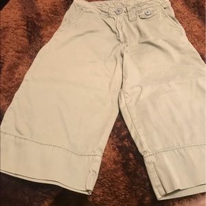 Woolrich sea green capris size 6